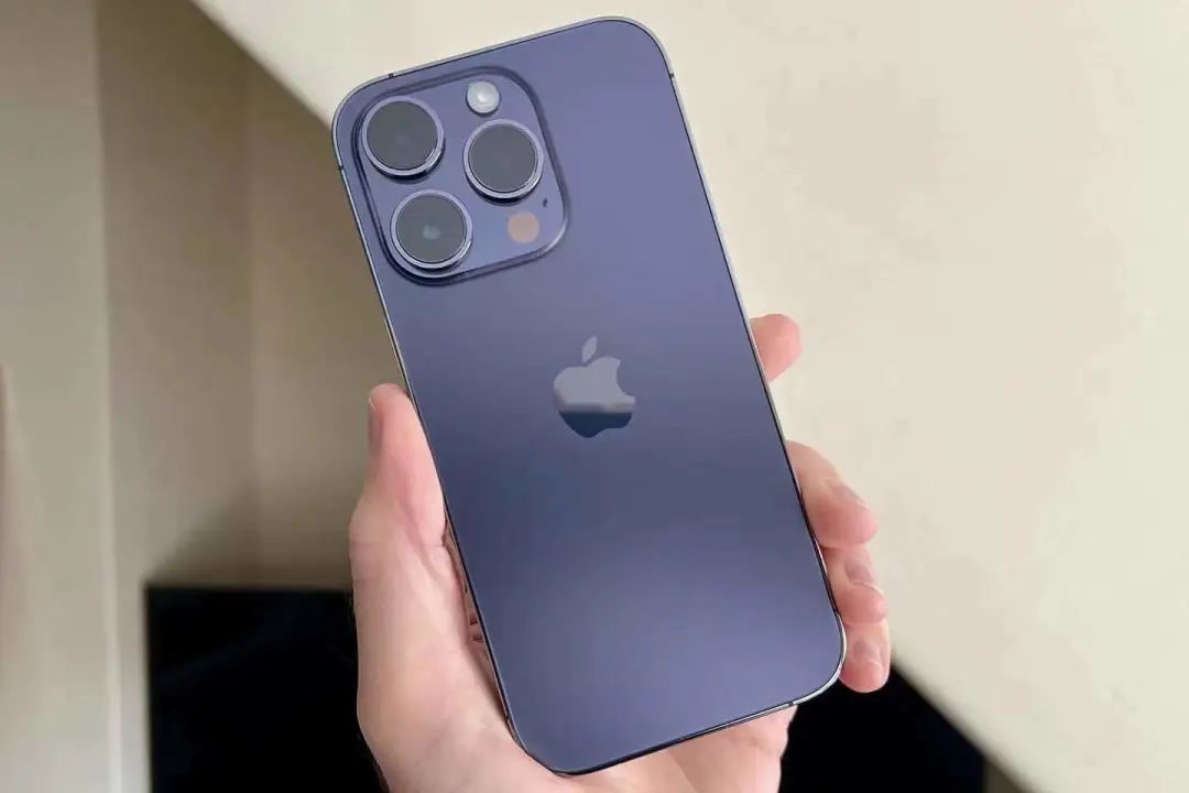 iPhone 15 Pro迎来超快破发，苹果栽倒在颜色上？